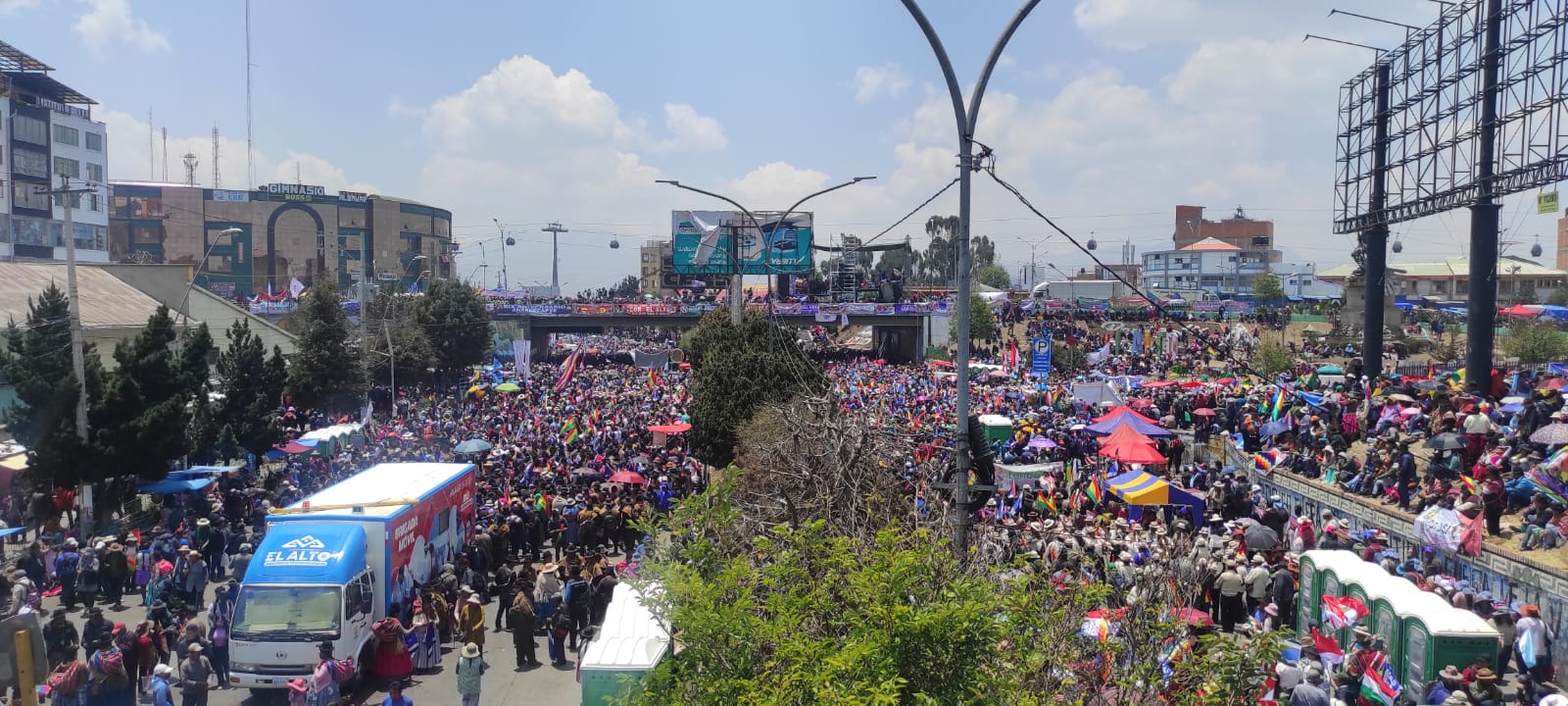 Petroleros nombran “arquitectos de la industrialización” al presidente Arce y al vicepresidente Choquehuanca