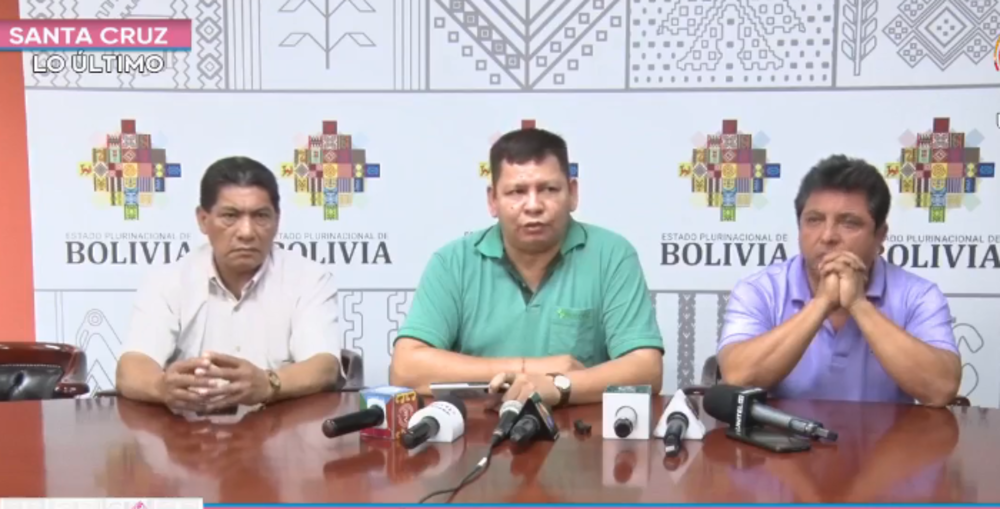 Gobierno entrega tanques de agua y geomembranas para enfrentar la sequía a municipios cruceños