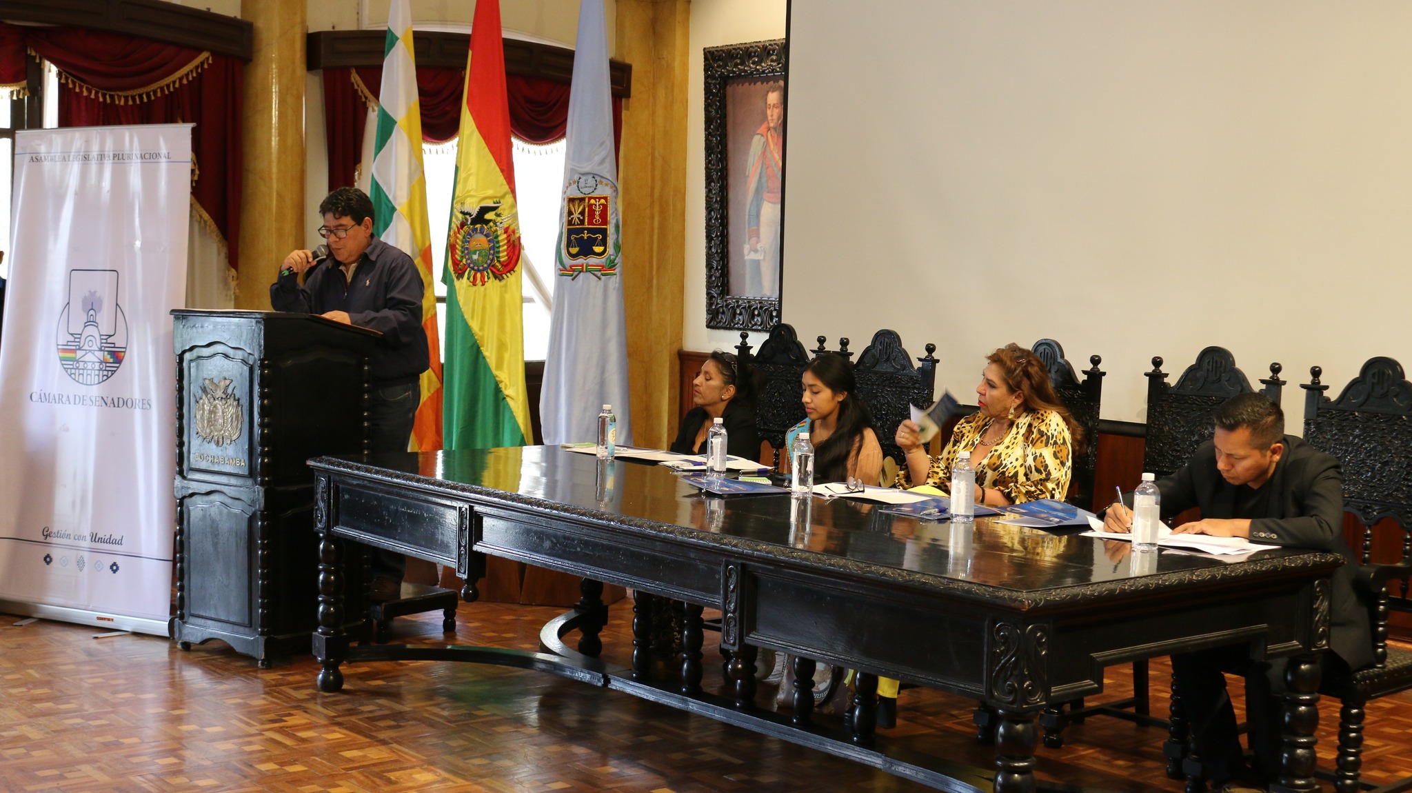 Mesa Interinstitucional socializa y destaca el proyecto de ley por el derecho de niños y adolescentes a vivir en familia 