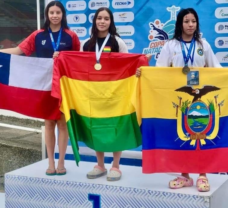 Presidente celebra las medallas de oro de Roca y de bronce de Soza en la Copa Pacífico 