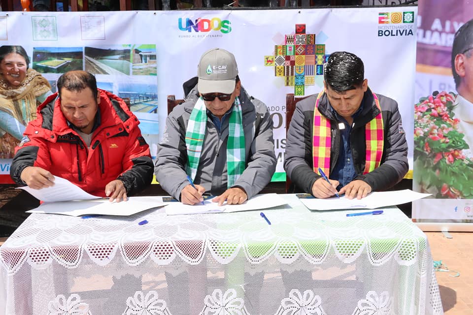 En cuatro municipios de Potosí se construyen sistemas de riego tecnificado para más de 360 familias productoras