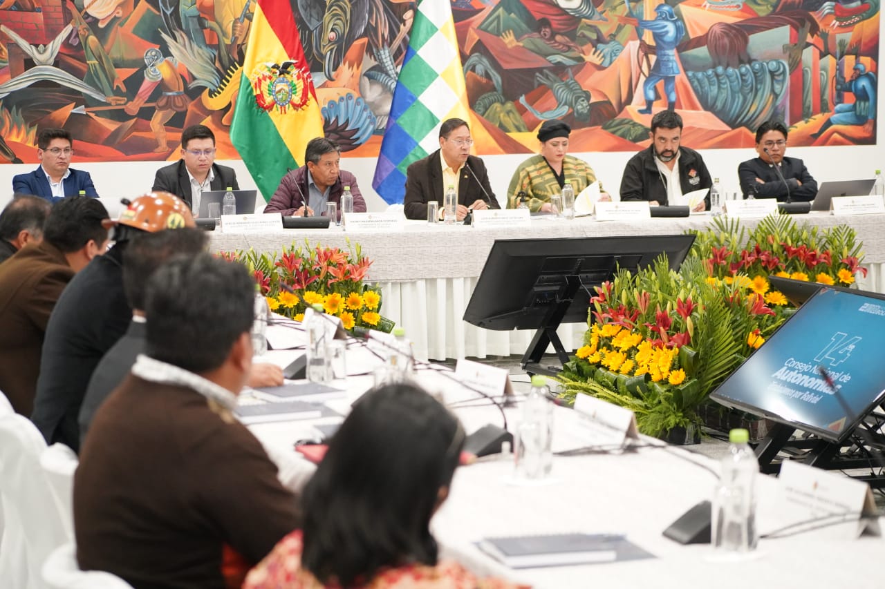 Presidente instala Consejo de Autonomías para encarar crisis hídrica y evaluar marcha del Censo