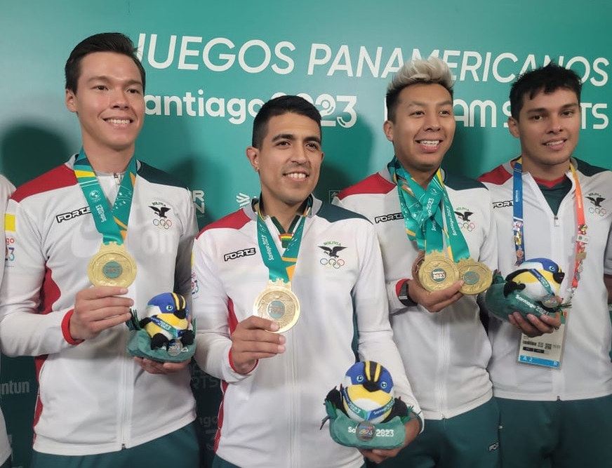 Arce celebra y agradece al equipo boliviano de ráquetbol por ganar la segunda presea de oro en Panamericanos