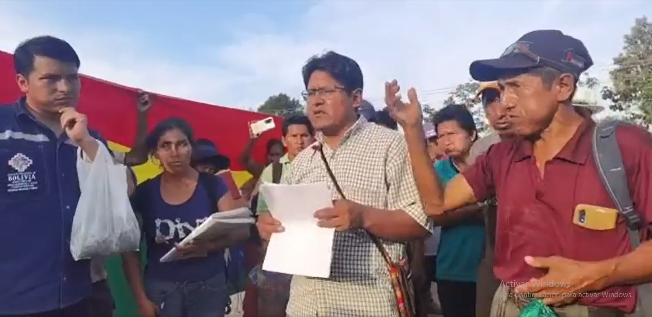 Gobierno atiende demandas de organizaciones sociales de El Palmar y se levanta el bloqueo en Yucumo