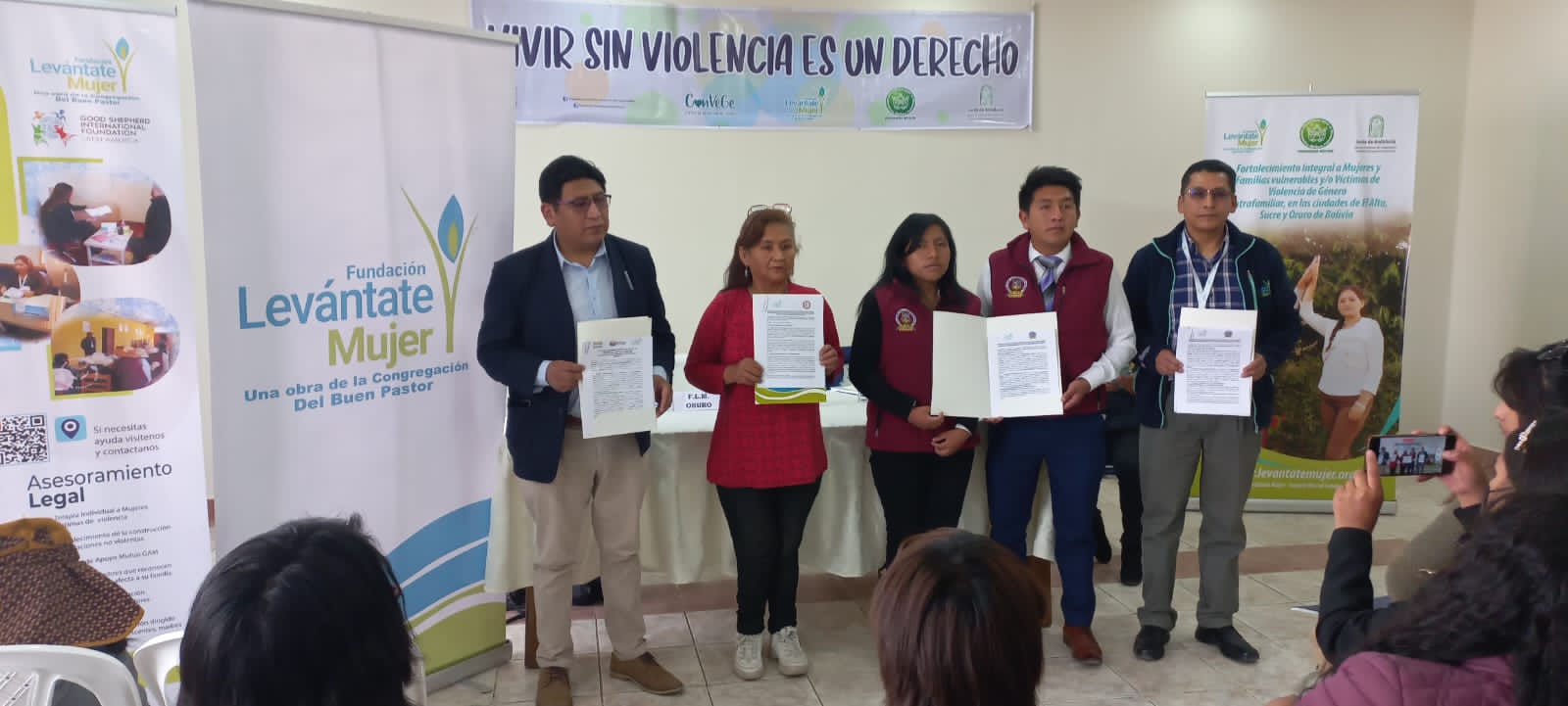 Justicia y Fundación Levántate Mujer firman convenio de prevención integral contra la violencia en Oruro 