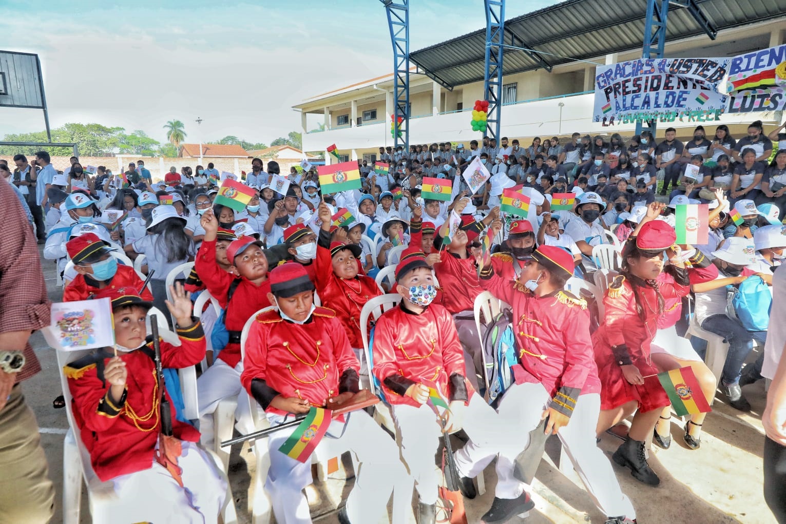 Educación prevé que el Bono Juancito Pinto llegue al 95% de los beneficiarios en noviembre