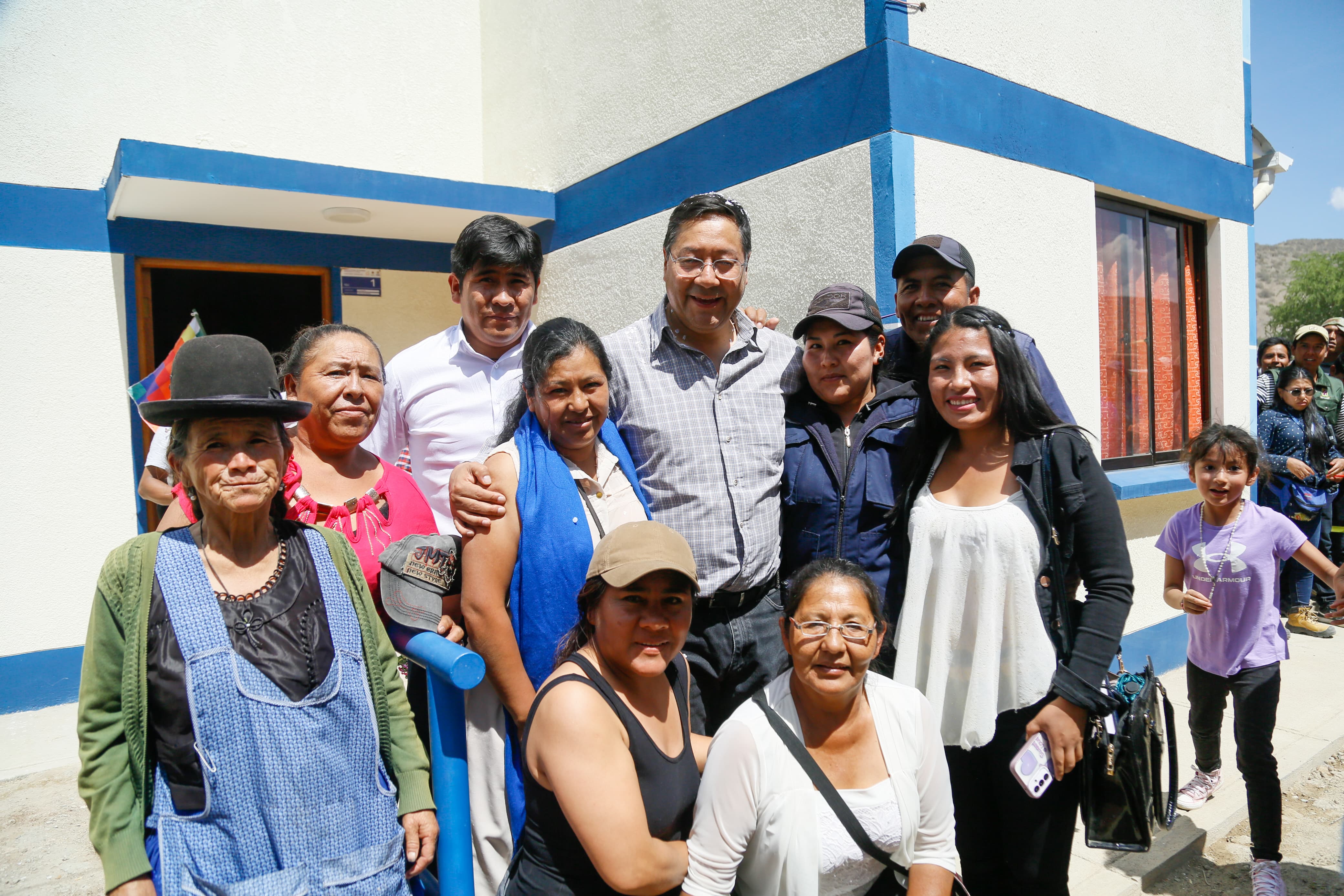 Cotagaita inaugura 27 viviendas y sistemas de riego y de alcantarillado sanitario con Bs 25,4 millones de inversión 