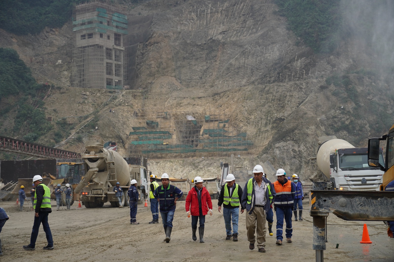Consultora internacional inspecciona las obras del Proyecto Hidroeléctrico Ivirizu