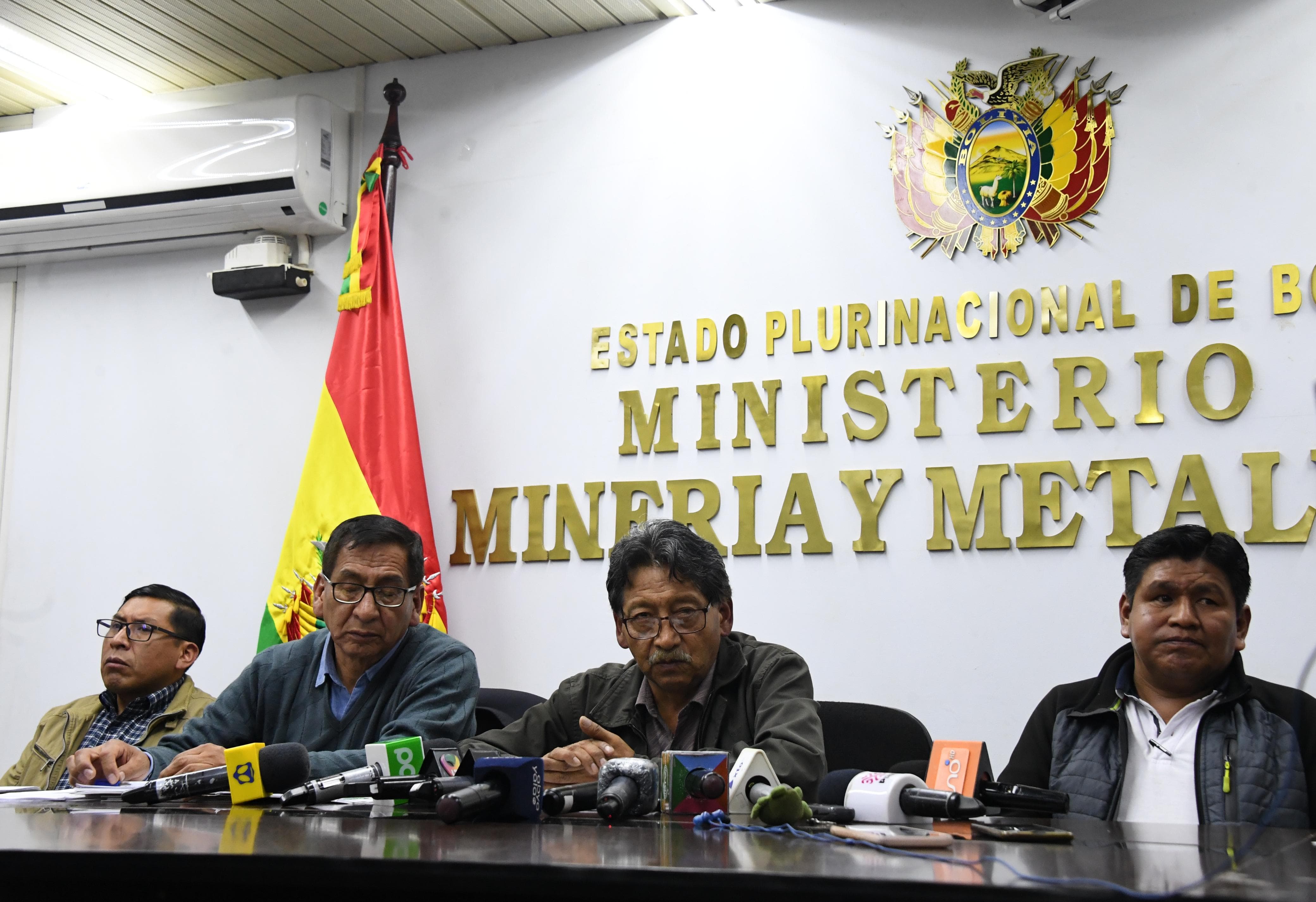 Dirigencia de cooperativistas auríferos abandona el diálogo, Gobierno dispuesto a retomar las negociaciones