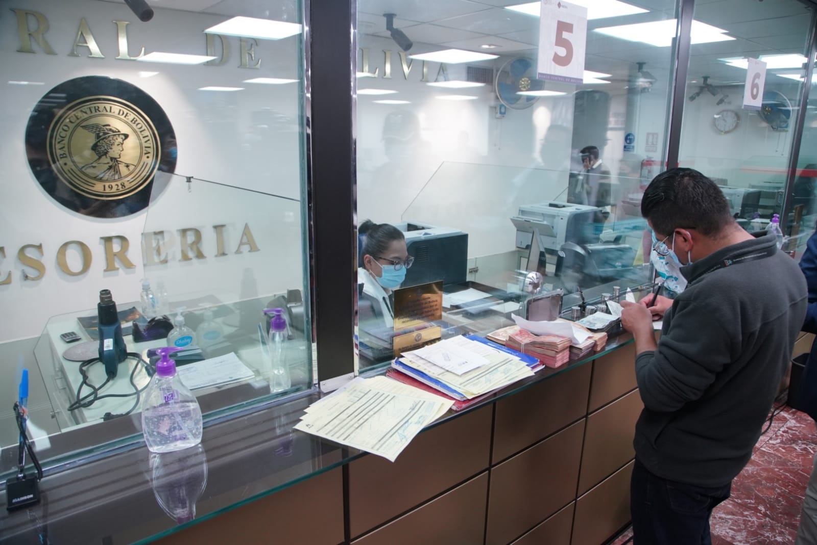 Asoban asegura que hay una provisión regular de dólares para atender la demanda de sus clientes