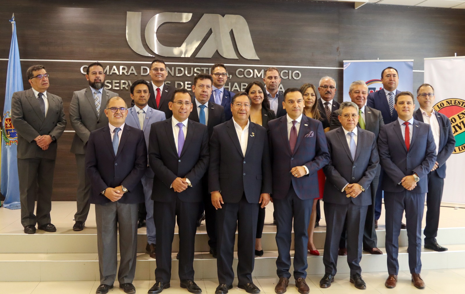 Arce e industriales acuerdan trabajar por una Bolivia productiva e industrializada