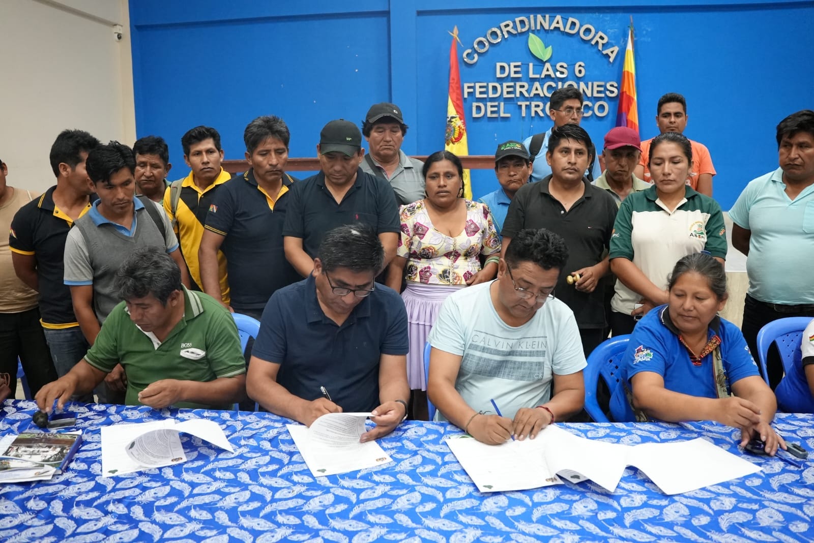 Dirigencia de las Seis Federaciones del Trópico de Cochabamba suspende anuncios de bloqueos tras acuerdo con ministros