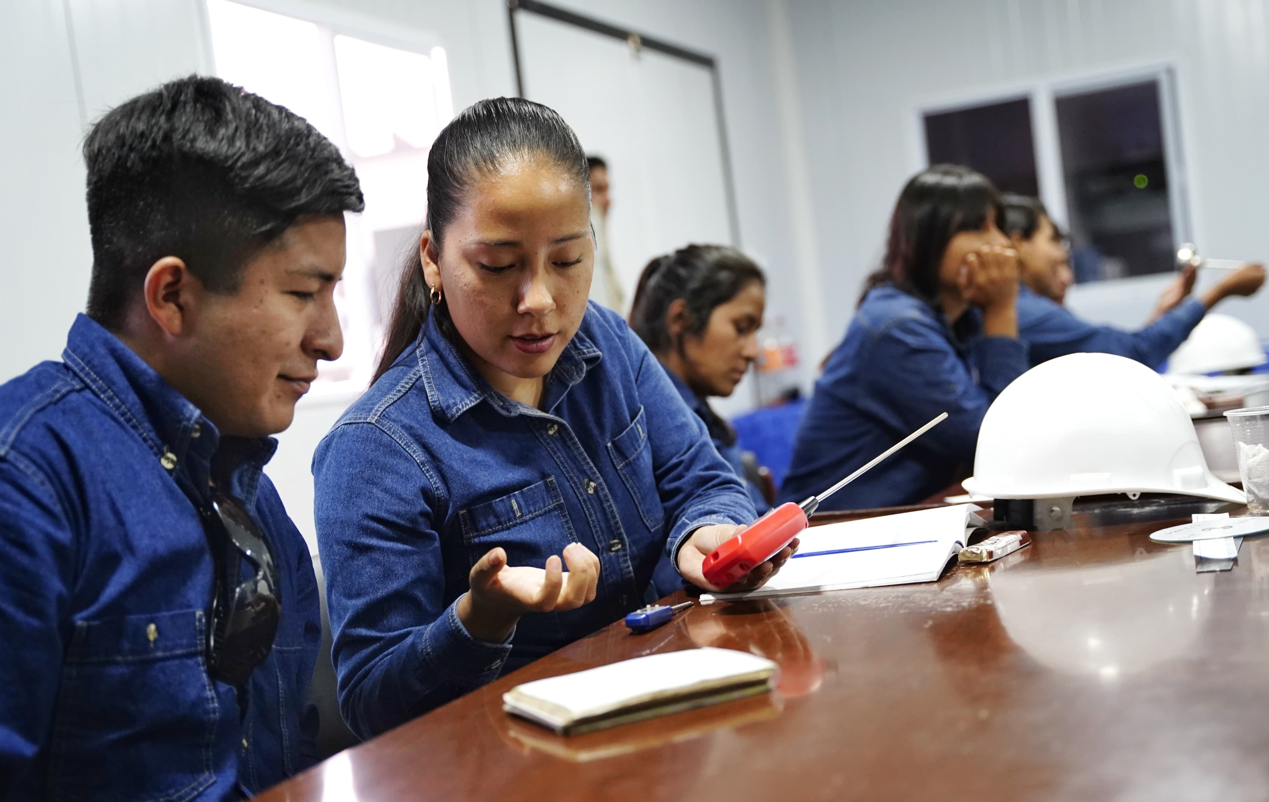 YPFB contribuye a la formación integral de universitarios de la “Juan Misael Saracho”