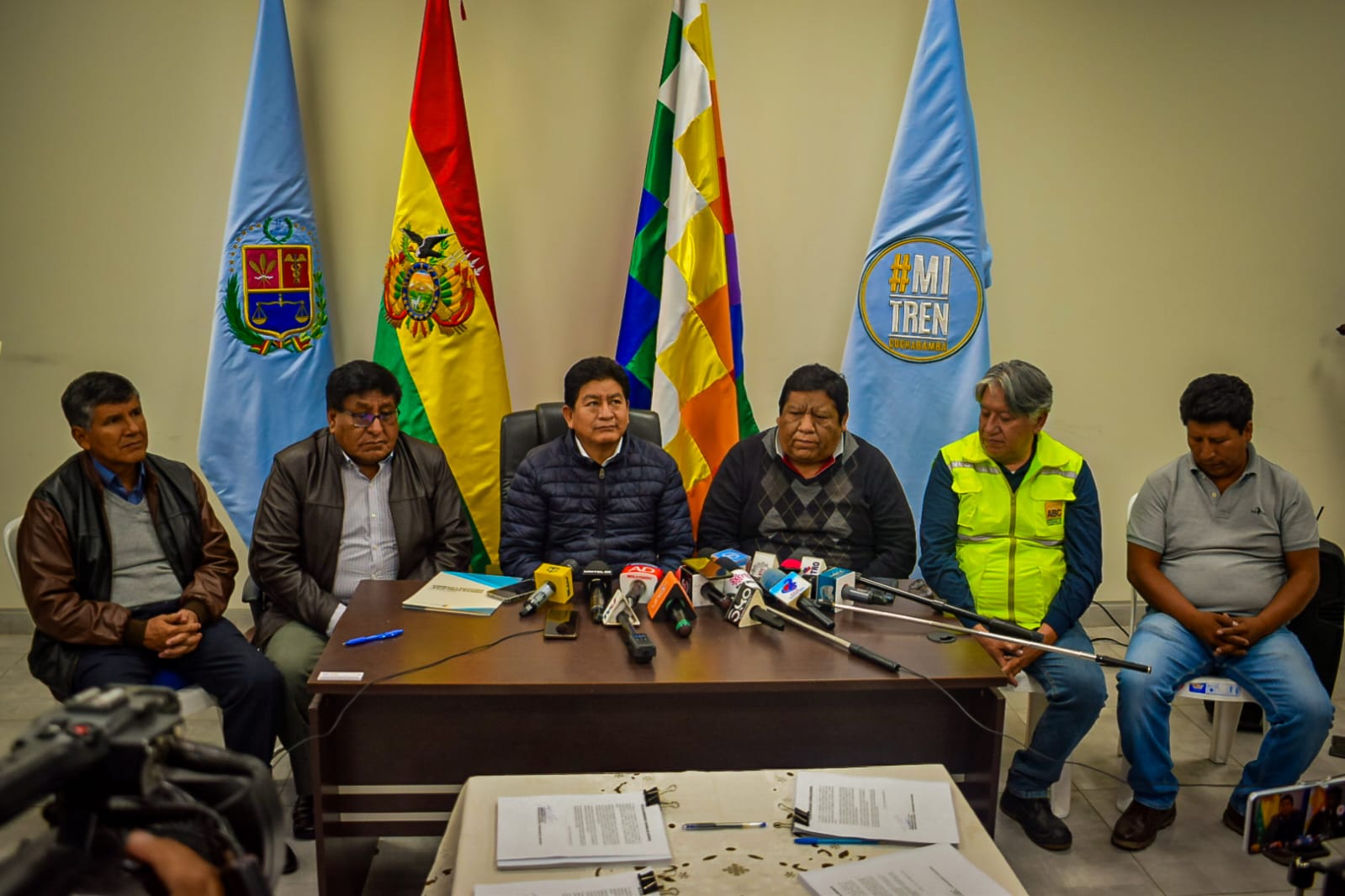 Suscriben contrato de preinversión por Bs 6,6 millones para la doble vía Montero – Villa Tunari