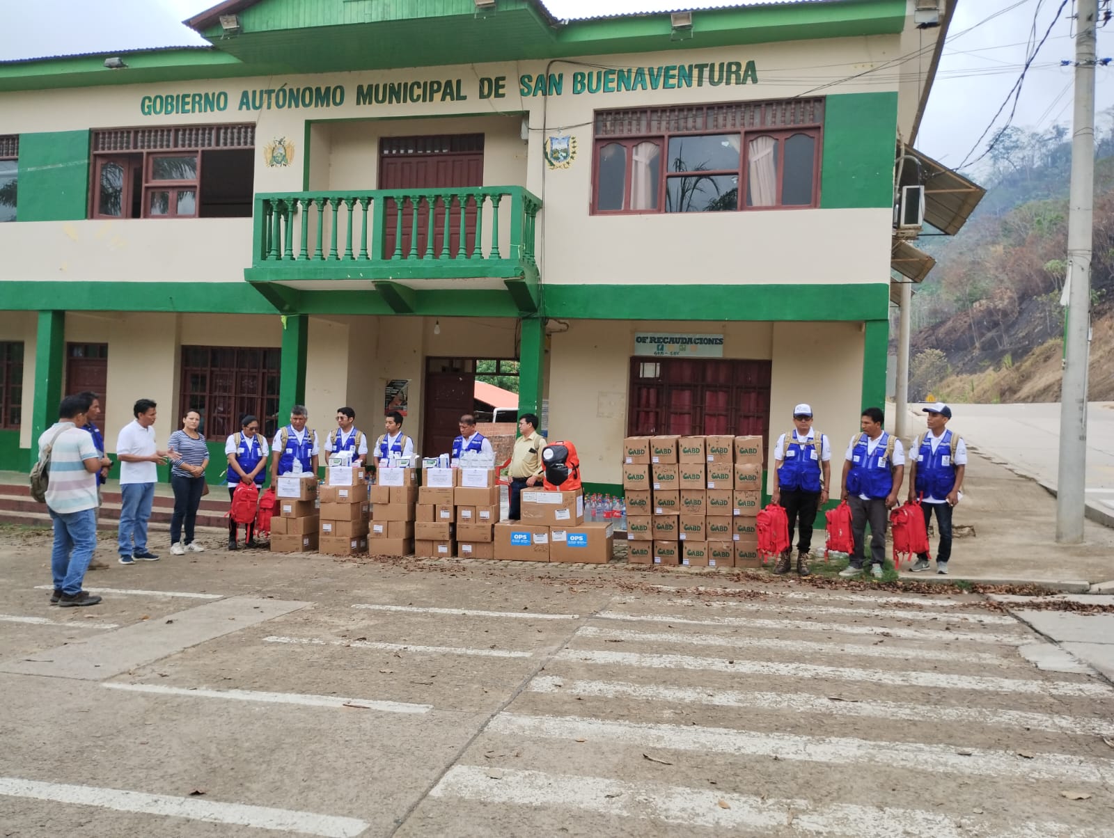 Salud envía a San Buenaventura médicos y medicamentos para socorrer a afectados por el fuego y el humo