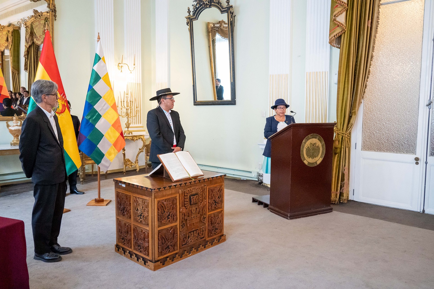 Canciller toma juramento a embajadores de Bolivia ante Paraguay y la Unesco