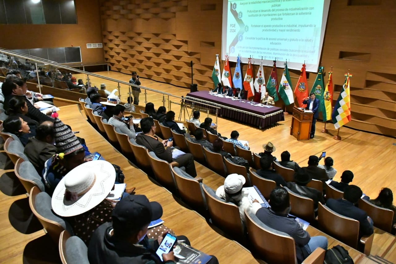 Empieza socialización del PGE 2024 a autoridades subnacionales y organizaciones sociales