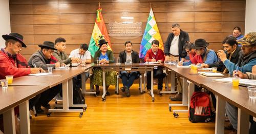 Presidente de Diputados viabiliza proyectos viales y de producción para tres departamentos 