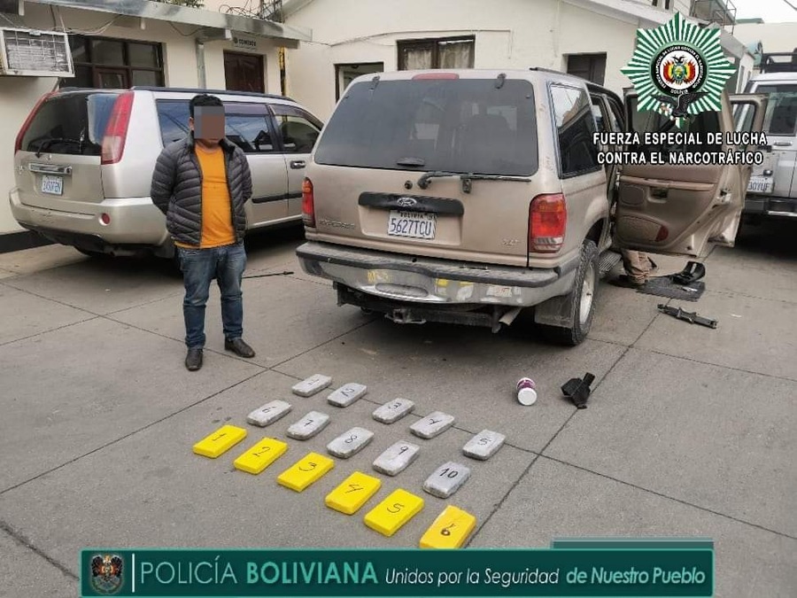 Aprehenden a un hombre con más de 16 kilos de droga en la carretera La Paz – Cochabamba 