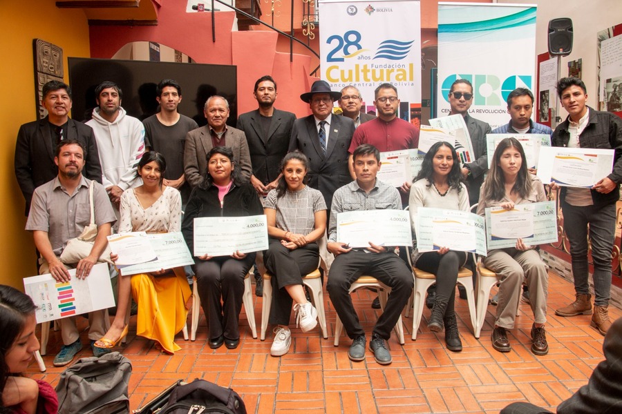 Fundación Cultural del BCB premió a 19 ganadores del concurso Letras e Imágenes de Nuevo Tiempo 2023 