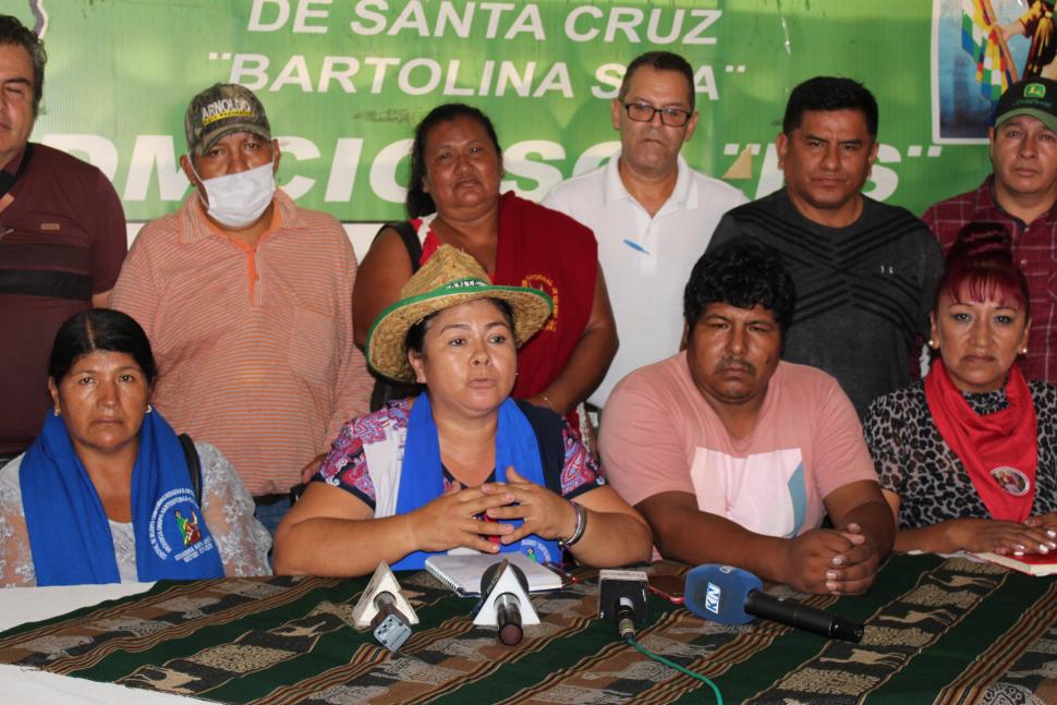 Ex y actuales dirigentes rechazan acusación de Morales y le recuerdan que en su gestión prebendalizó a las organizaciones sociales