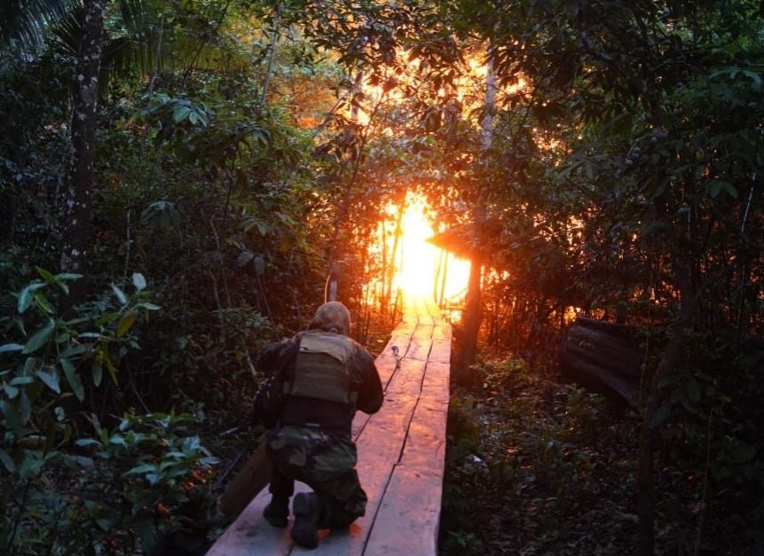 Destruyen megalaboratorio de cristalización de clorhidrato de cocaína en Villa Tunari, suman 27 infraestructuras incineradas