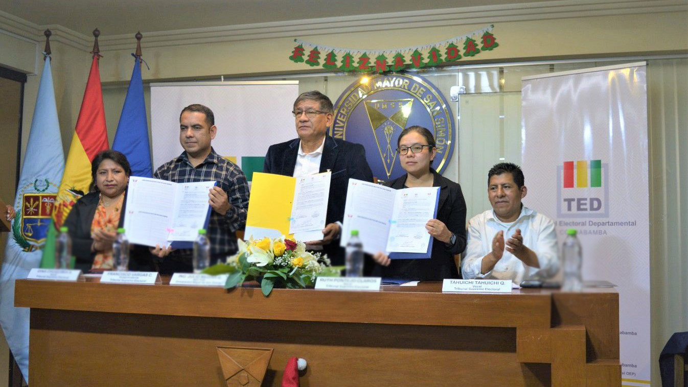 TSE suscribe convenio para promover la democracia intercultural en Cochabamba