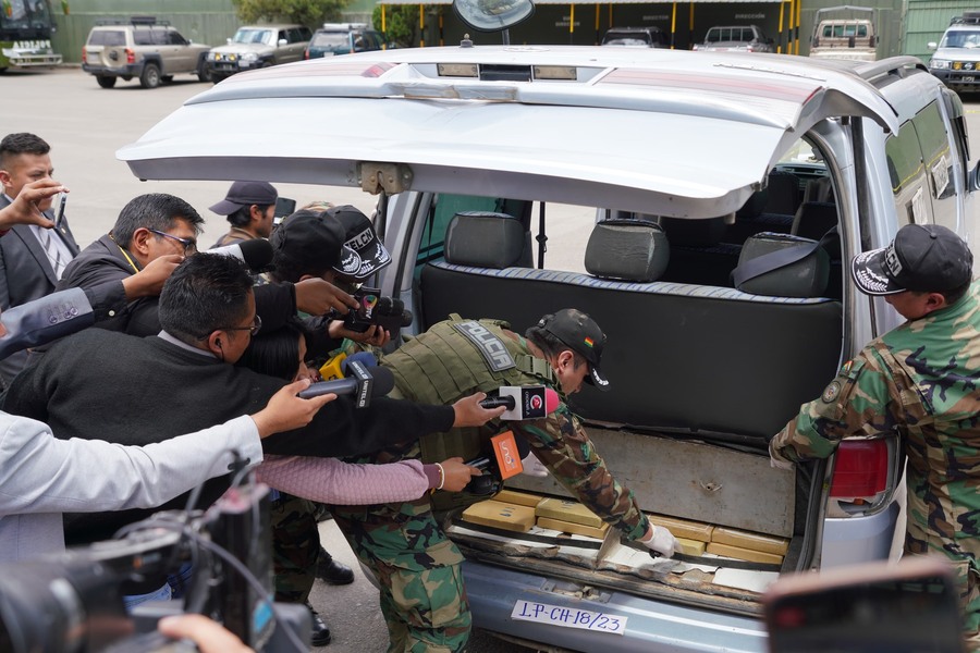 Aprehenden a un hombre y secuestran más de 124 kilos de cocaína en la carretera Laja – El Alto