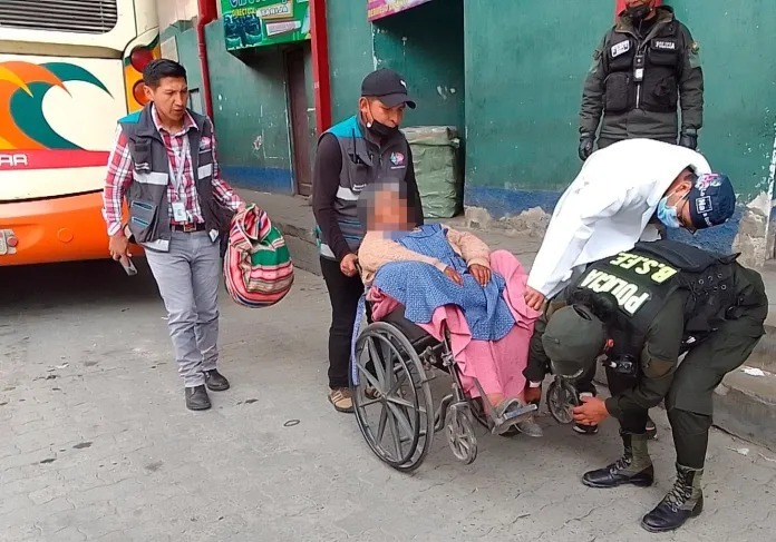 Cinco ancianos fueron dopados durante su viaje en bus y les robaron sus pertenencias
