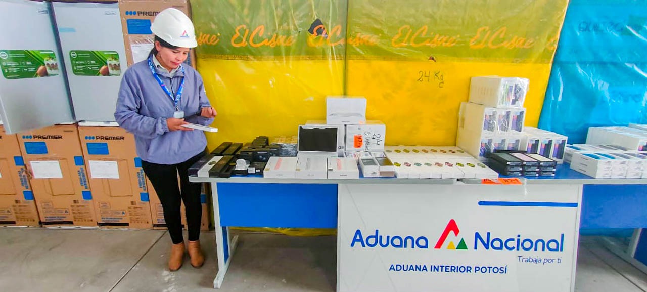 En sólo dos semanas en Potosí comisan 37 toneladas de mercancía ilegal valuada en Bs 1,3 millones