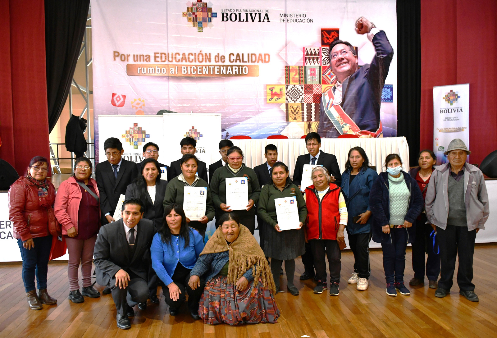 Educación otorga certificados de competencias a 22 personas con discapacidad