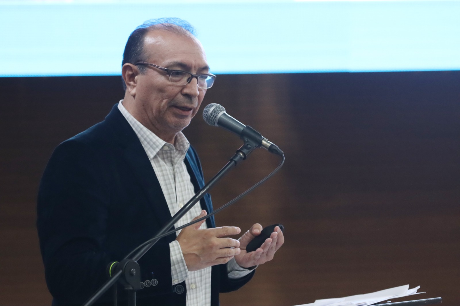 ENDE apuesta por fuentes renovables para el cambio de la matriz energética nacional