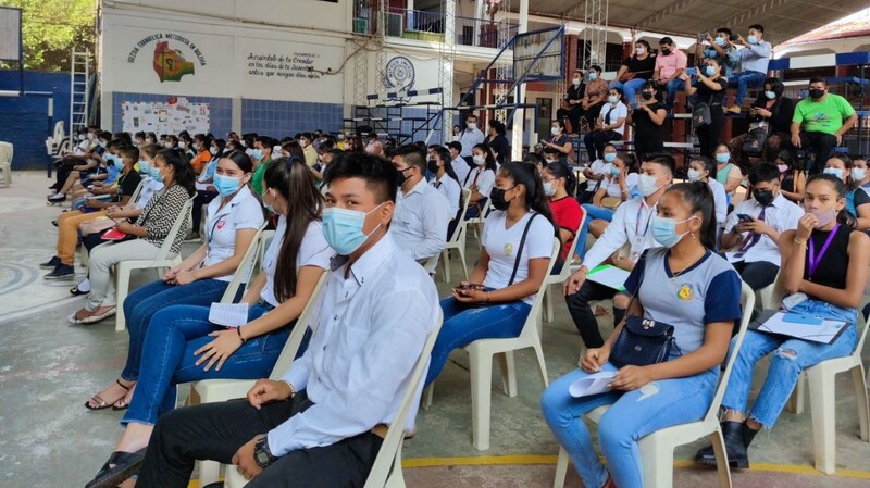 Educación entregará diplomas a bachilleres a partir del 8 de diciembre 