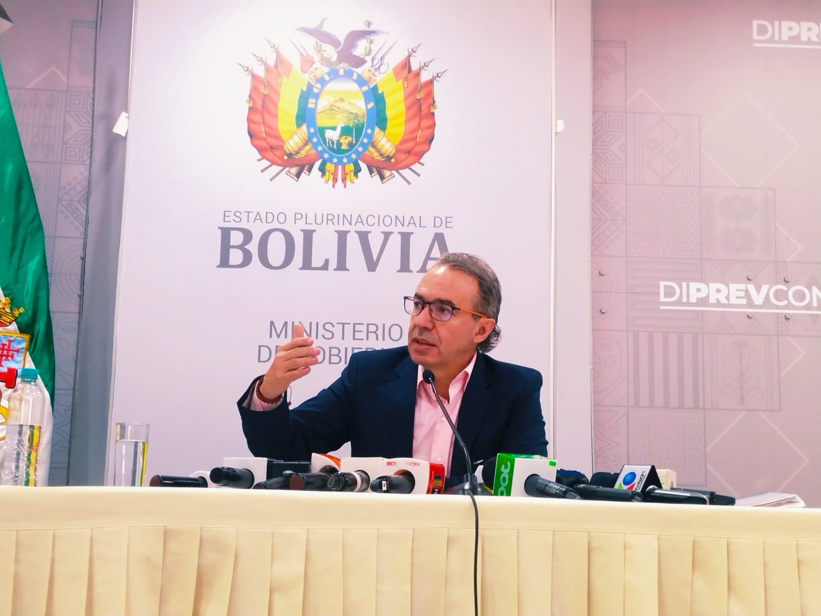 Portavoz alerta que comiteismo cruceño desató una guerra en contra de la Constitución