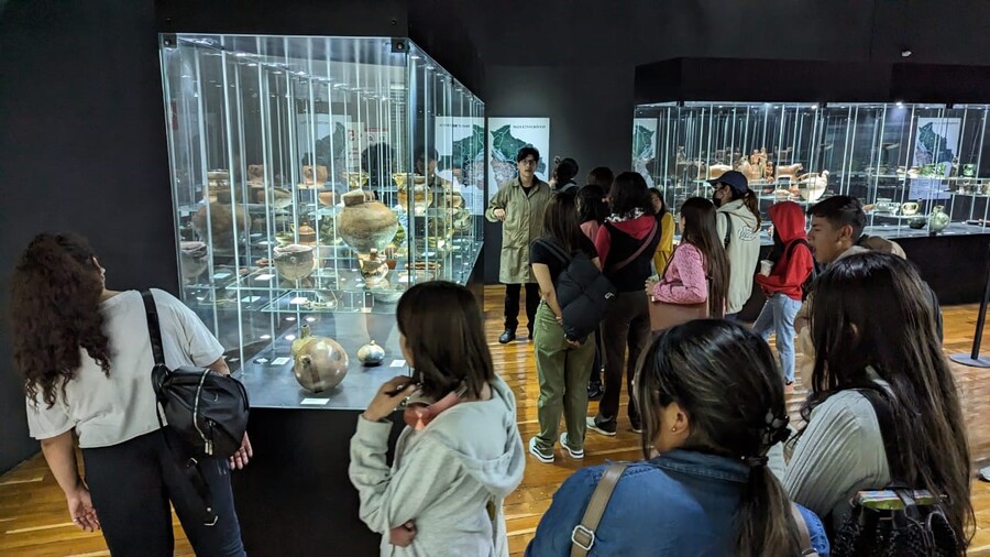 Población asistió a una noche de arte, poesía y cultura de los repositorios y centros de la Fundación Cultural del BCB