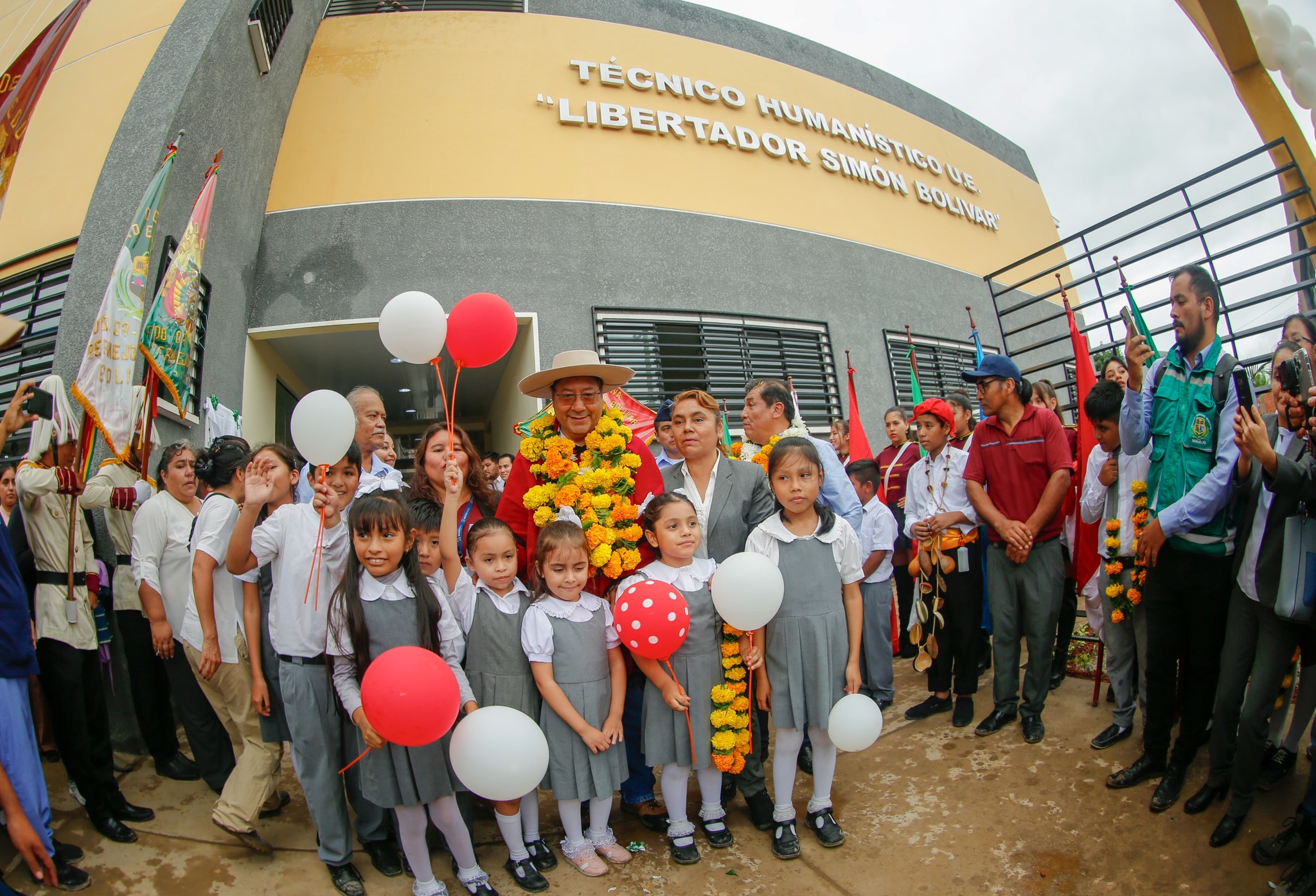 Arce asegura entrega de obras pese a que no hay el “dinero de antes” y el boicot interno