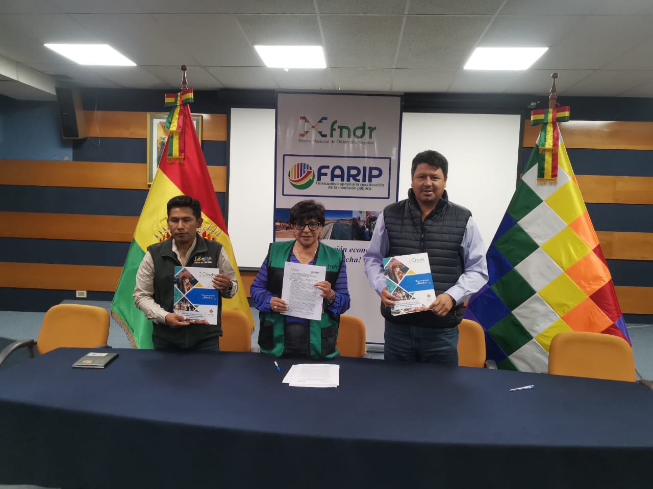 Licoma y San Matías acceden a Bs 8,7 de financiamiento del FNDR para mejora de vías y tinglados