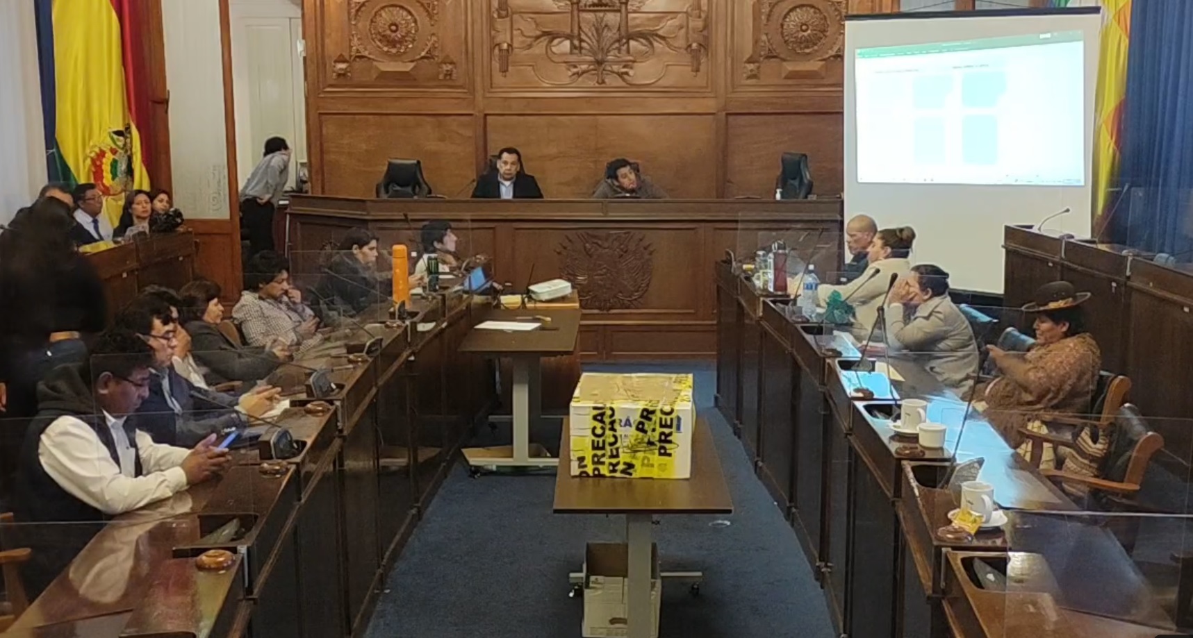 Justicia en Santa Cruz ordena suspender preselección judicial, en comisiones mixtas analizan camino a seguir