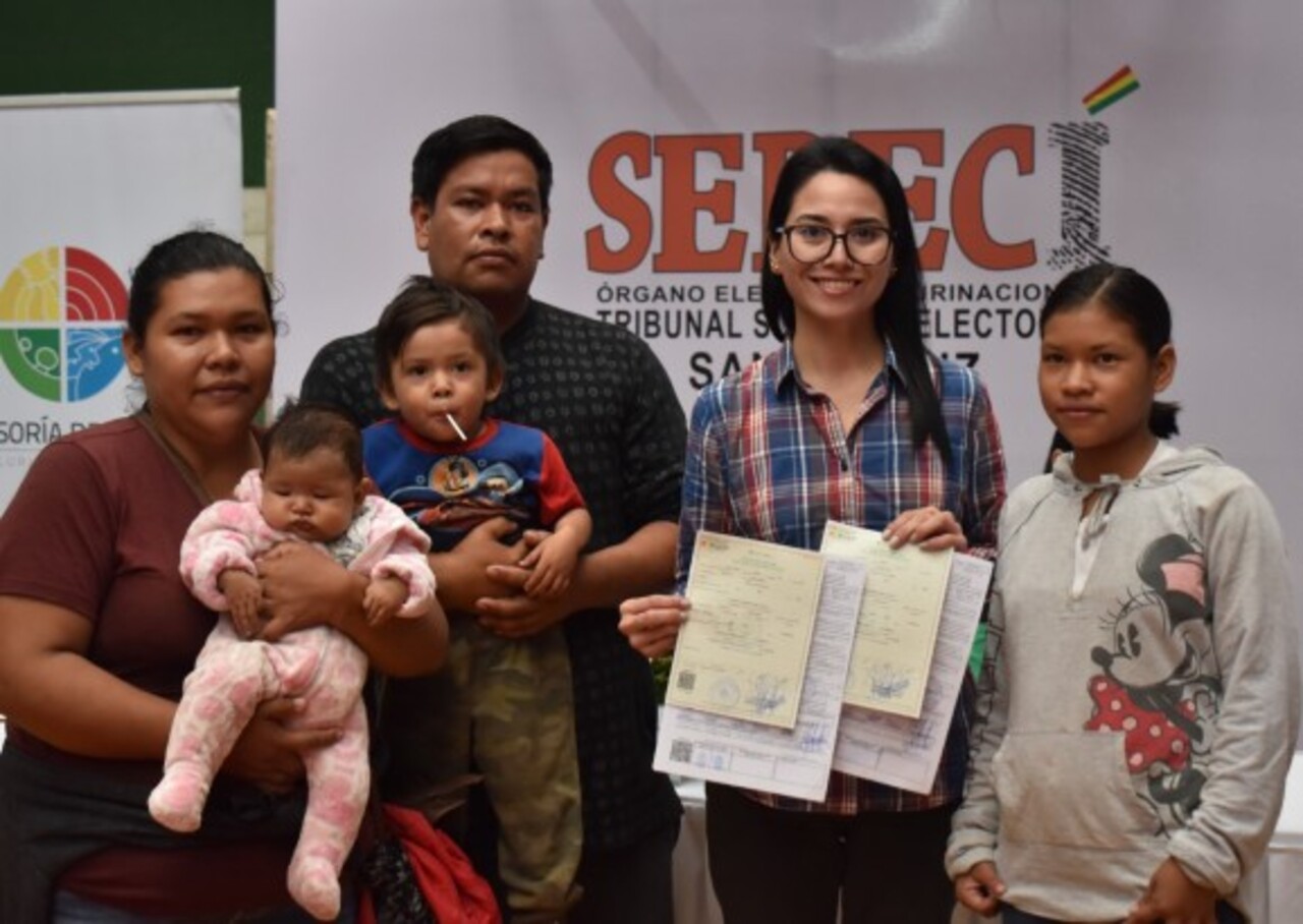 En Santa Cruz entregan 1.181 registros de nacimiento gratuitos durante la campaña Mi Primer Certificado