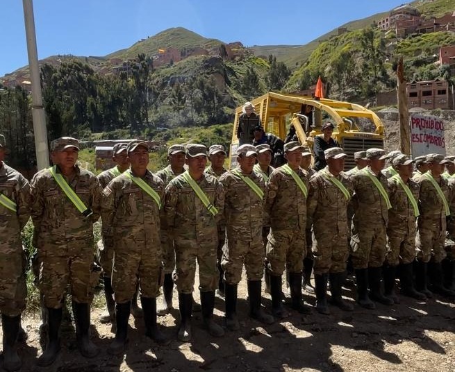 Defensa Civil y Fuerzas Armadas amplían trabajos de estabilización en la cuenca del río Orkojahuira en La Paz