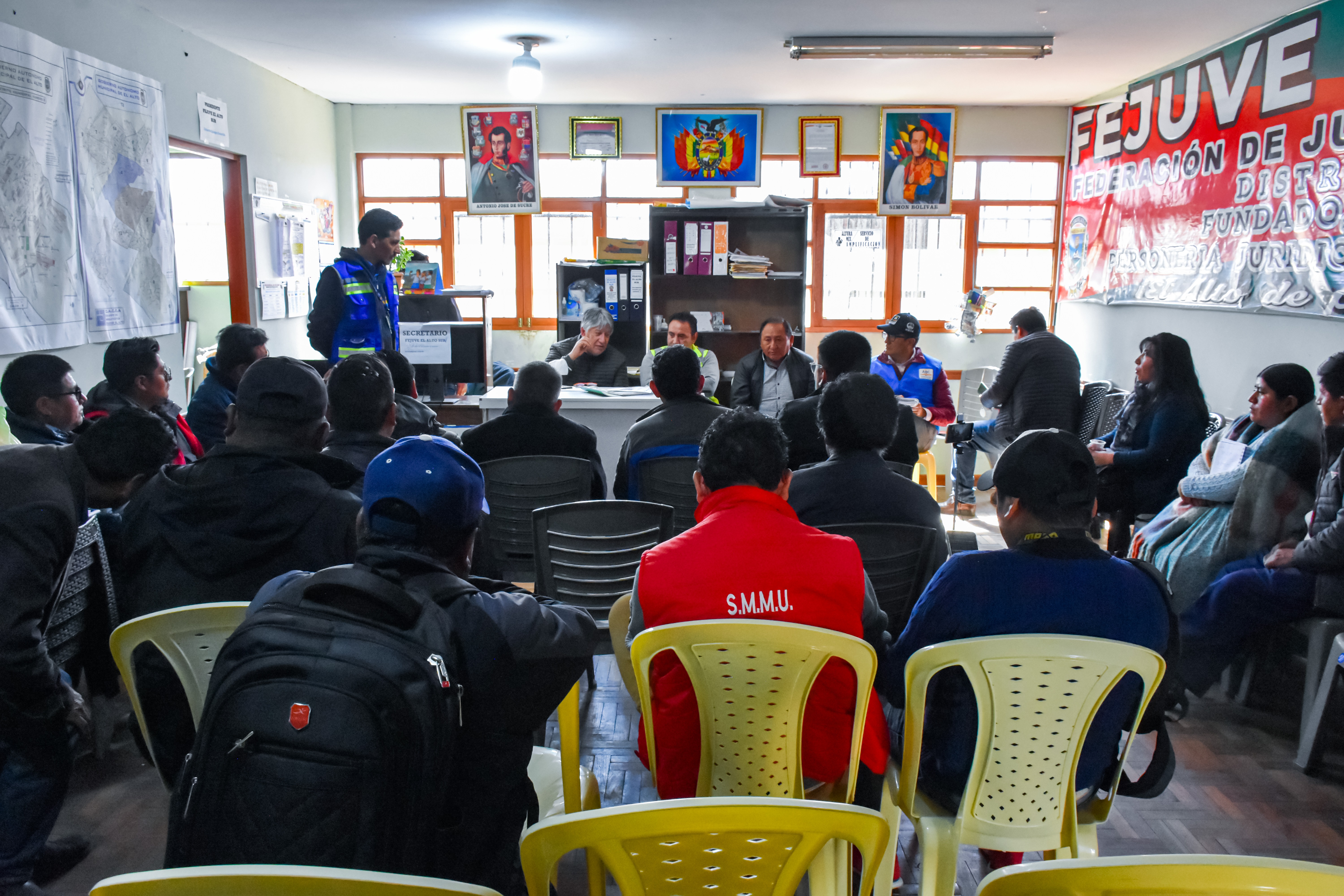 ABC coordina con vecinos del Distrito 8 y autoridades de El Alto el proyecto de mejoramiento y ampliación del tramo Senkata – Apacheta