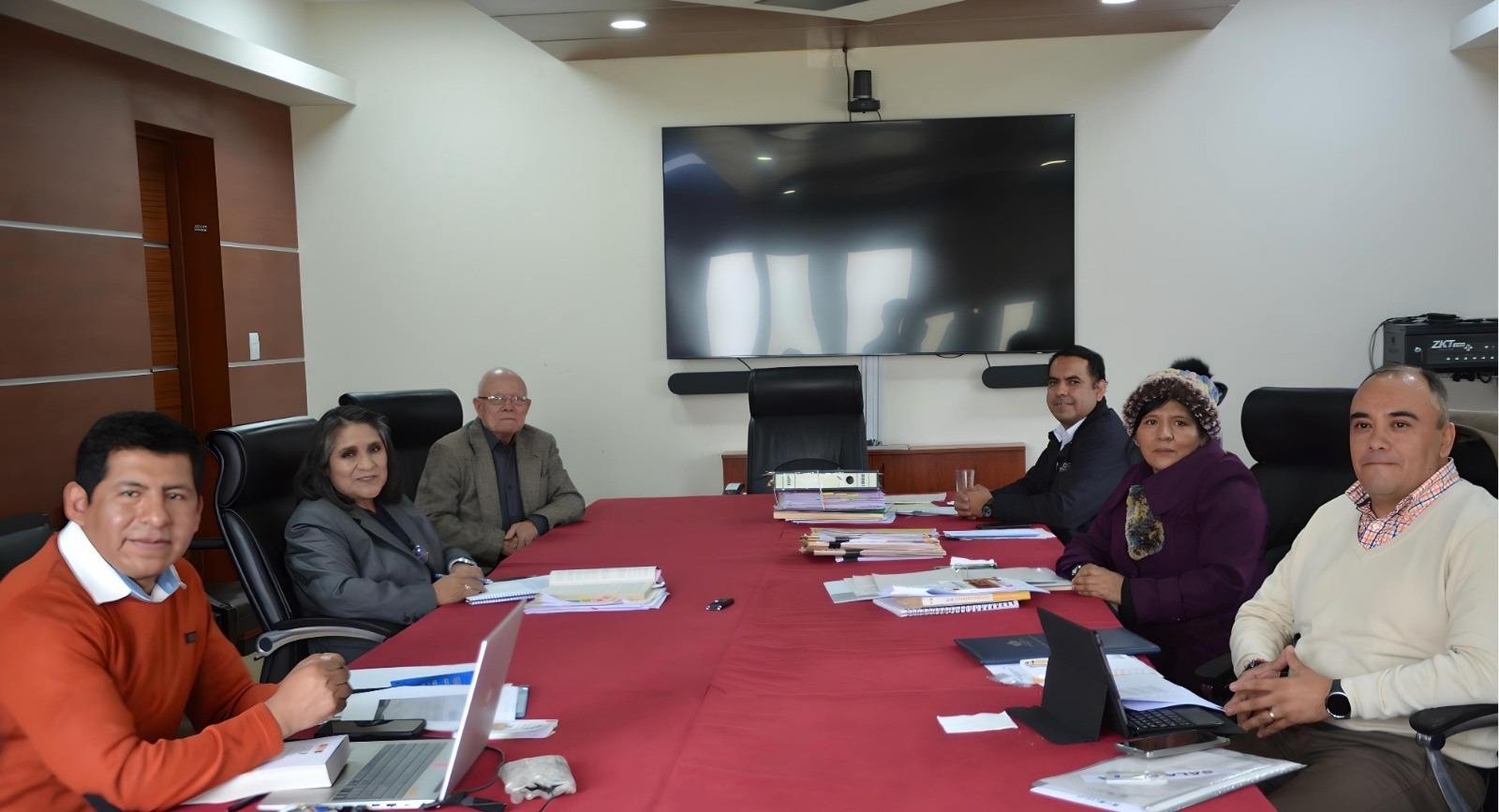 Resolución y un auto constitucional obligan a la dirección nacional del MAS a convocar a congreso en consenso con Kuno, Alavi y Quispe