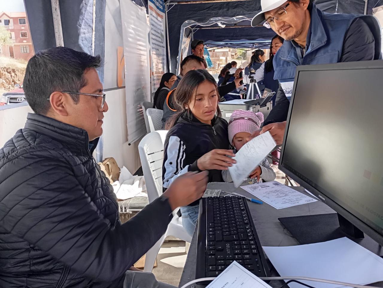 Programa Bono Juana Azurduy agasaja a las niñas y niños en todo el país