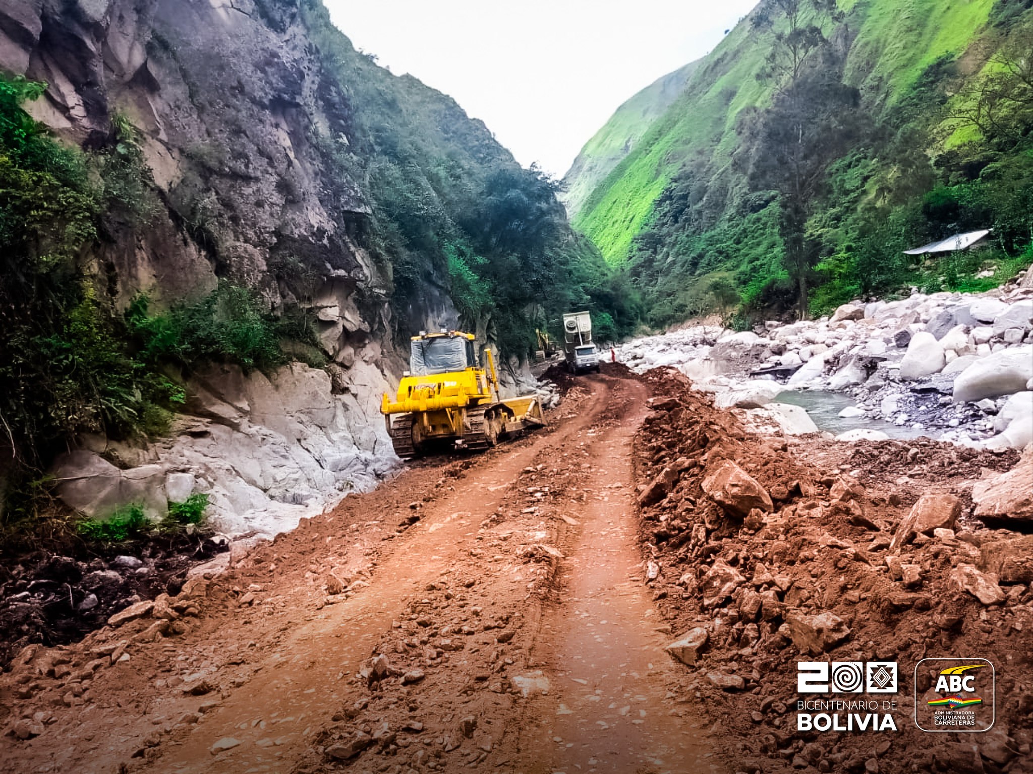 Tras dos meses de interrupción restablecerán el 1 de mayo el tráfico vehicular entre Charazani – Apolo