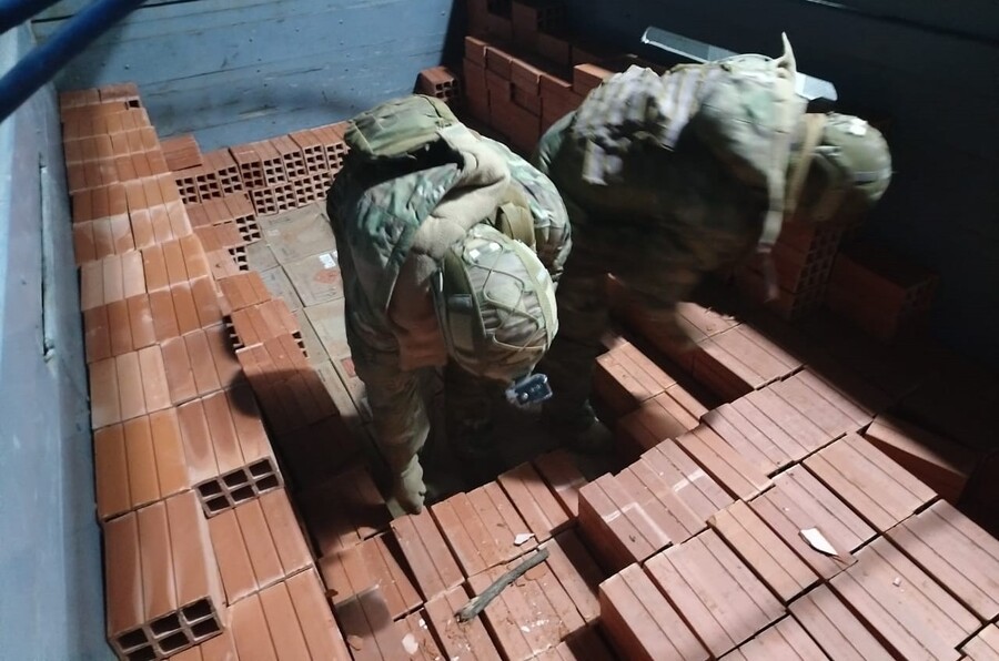 Decomisan 105 cajas de mecha de seguridad de industria peruana