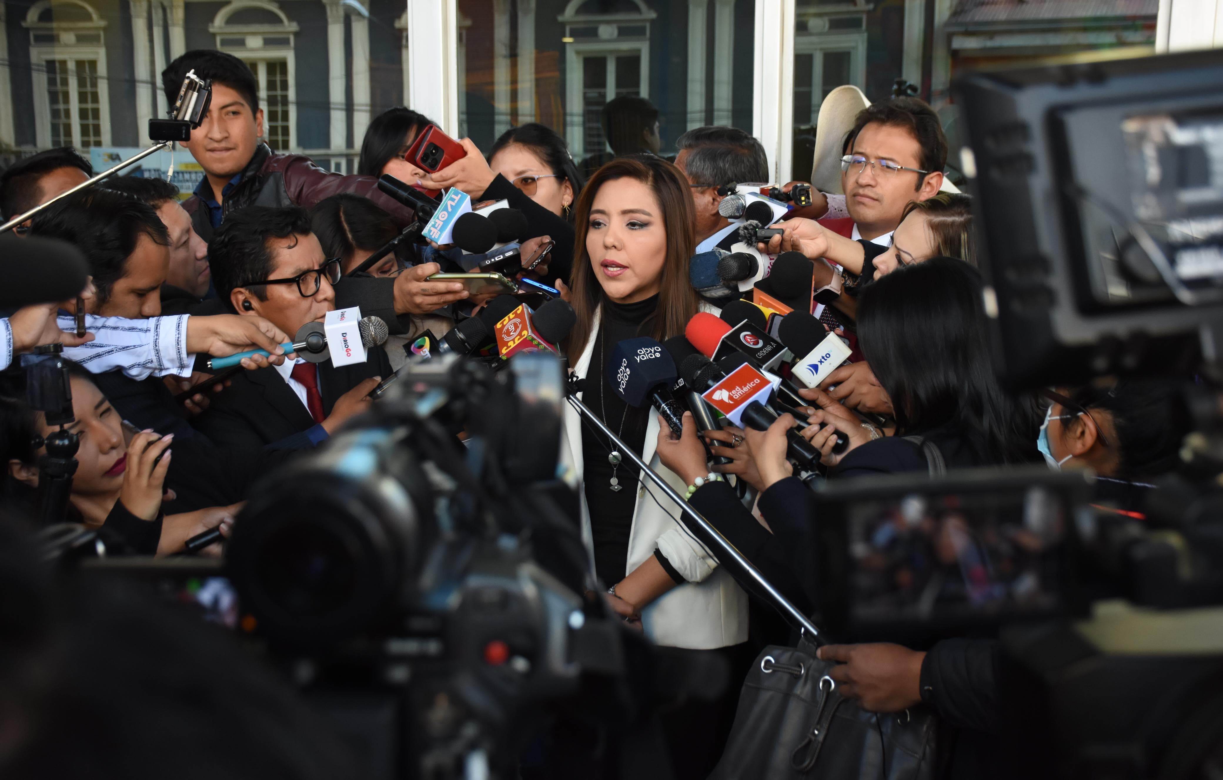 Viceministra Alcón convoca a evistas y oposición a ser consecuentes y viabilizar créditos