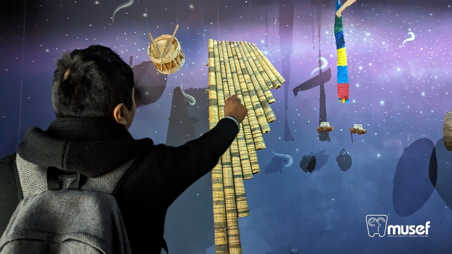 UPEA une arte e investigación en el "Mural Pictórico de la Vía Láctea de los Valles" que se expone en el Musef