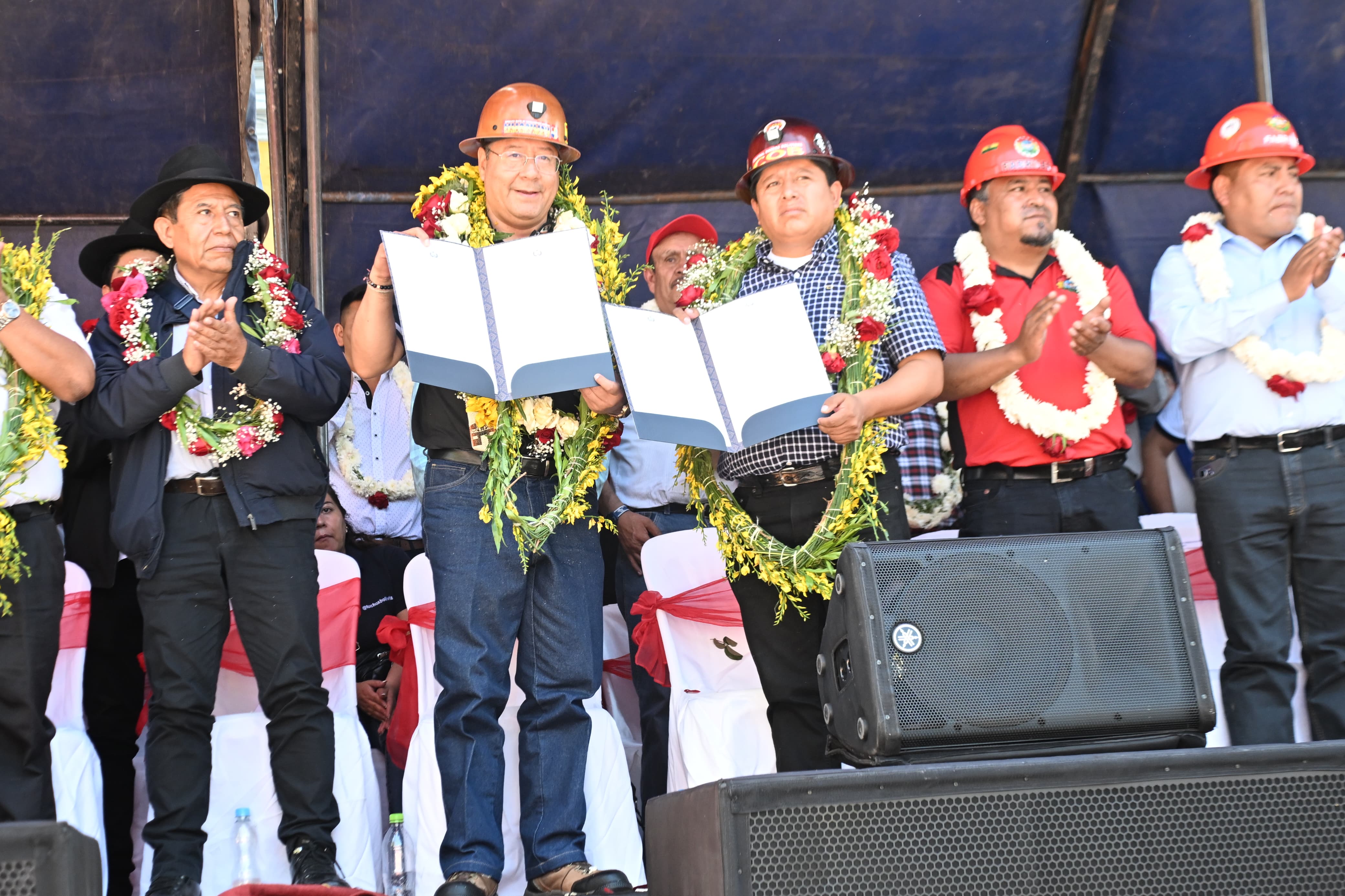 Gobierno promulga los decretos que autorizan el incremento salarial de 5,85% al mínimo nacional y de 3% al haber básico