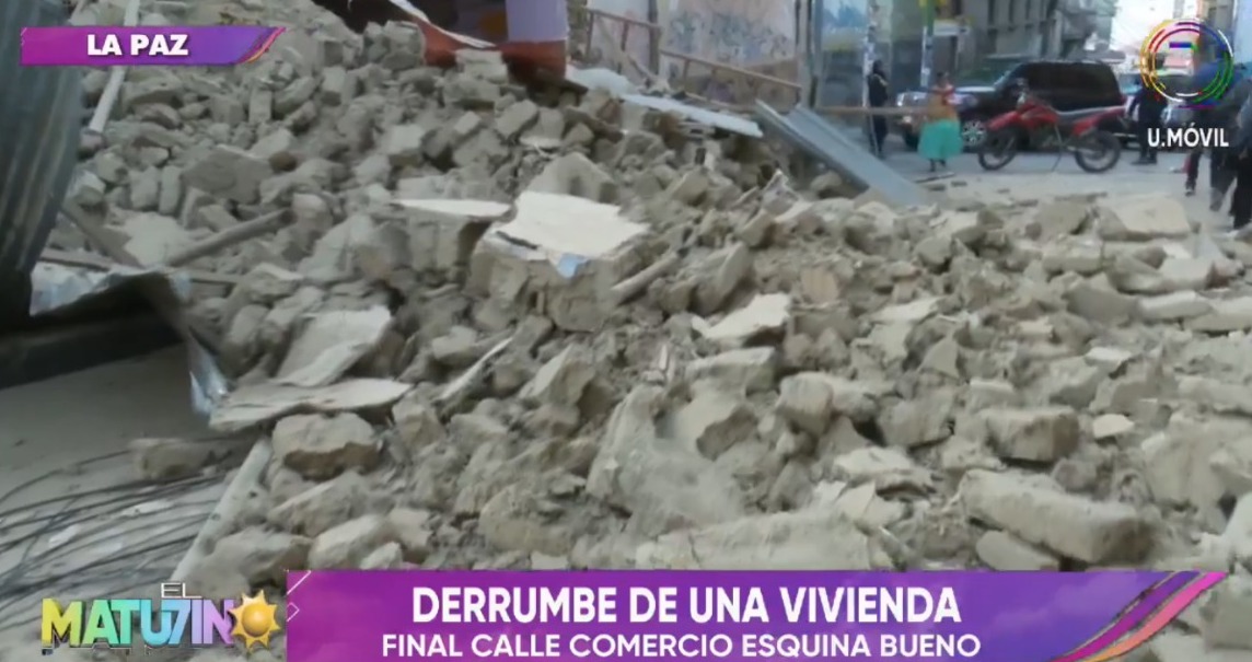 En La Paz se desploma parte de una vivienda patrimonial y provoca el cierre de la calle Bueno