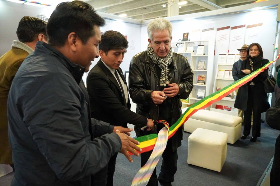 CIS presenta cinco novedades literarias y juegos lúdicos en la FIL La Paz